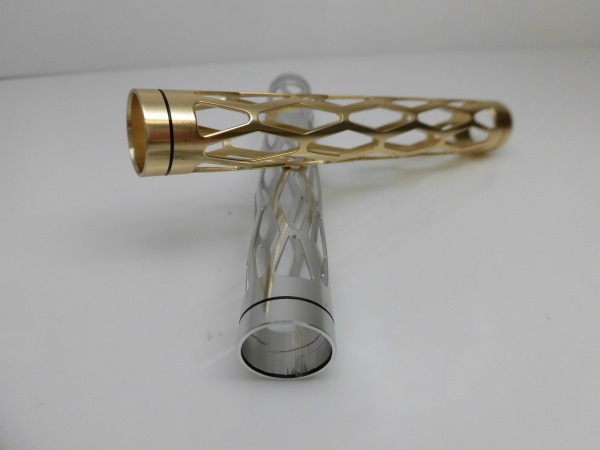 ダイヤモンドカット穴開きアルミパイプ/IA100-QP